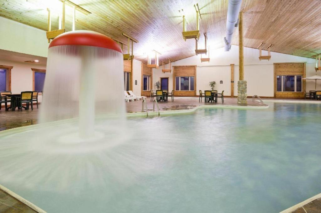 Holiday Inn Express Munising-Lakeview Hotel By Ihg Exteriér fotografie